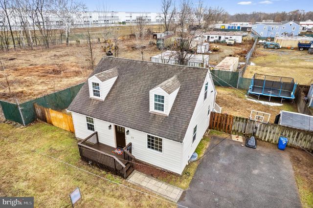 29 3RD, Morrisville, PA 19067