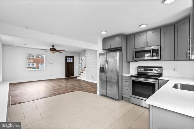 29 3RD, Morrisville, PA 19067