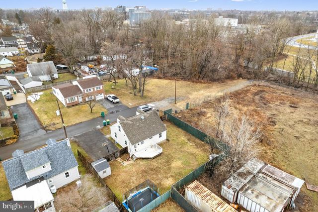 29 3RD, Morrisville, PA 19067