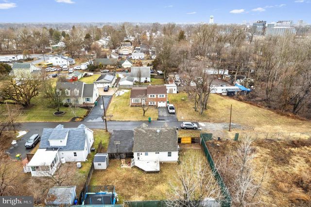 29 3RD, Morrisville, PA 19067