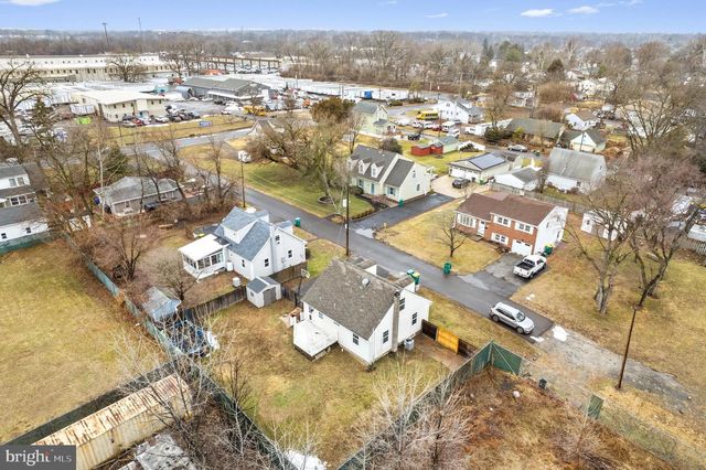 29 3RD, Morrisville, PA 19067