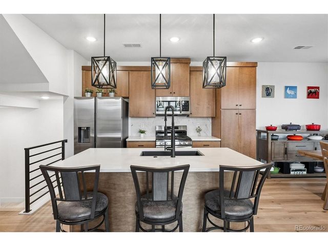 2064 S Holly St 2-6, Denver, CO 80222