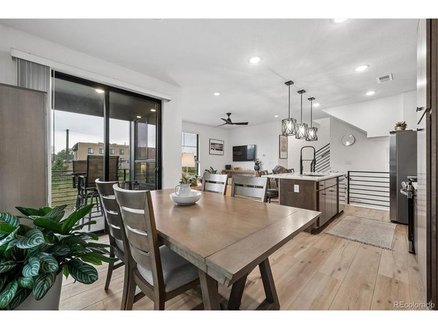 2064 S Holly St 2-6, Denver, CO 80222
