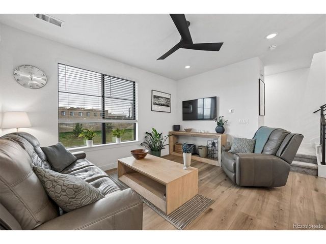 2064 S Holly St 2-6, Denver, CO 80222