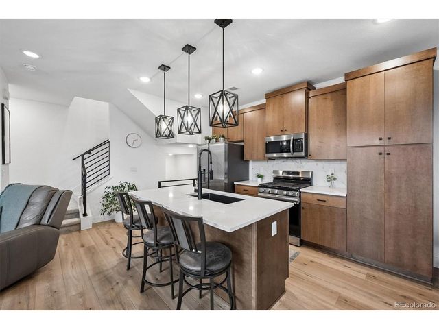 2064 S Holly St 2-6, Denver, CO 80222