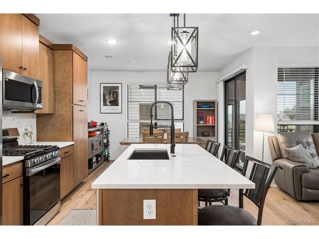 2064 S Holly St 2-6, Denver, CO 80222