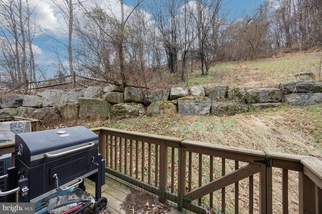 329 MOUNT PLEASANT ST, Coatesville, PA 19320