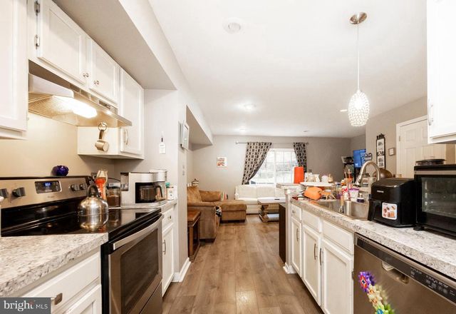 329 MOUNT PLEASANT ST, Coatesville, PA 19320