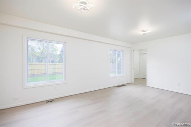 20505 Ridgemont Road, Harper Woods, MI 48225
