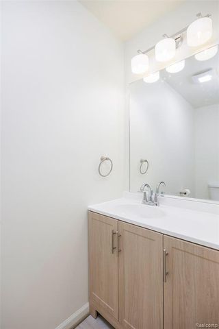 20505 Ridgemont Road, Harper Woods, MI 48225