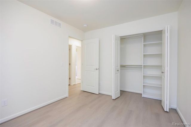 20505 Ridgemont Road, Harper Woods, MI 48225