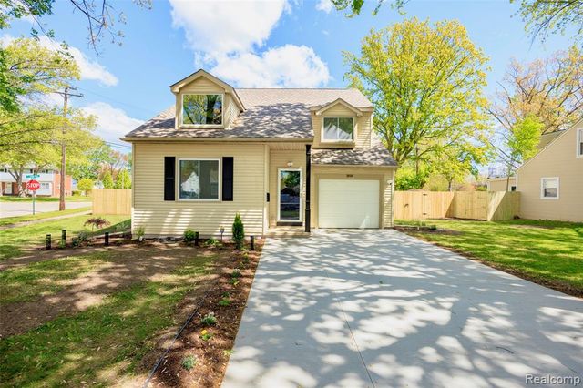 20505 Ridgemont Road, Harper Woods, MI 48225