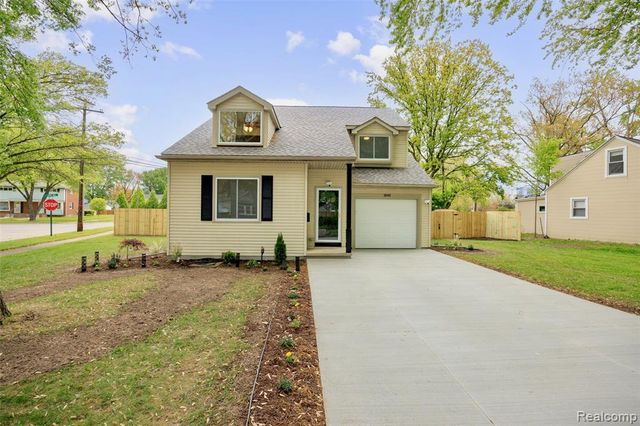 20505 Ridgemont Road, Harper Woods, MI 48225