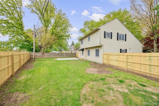 20505 Ridgemont Road, Harper Woods, MI 48225