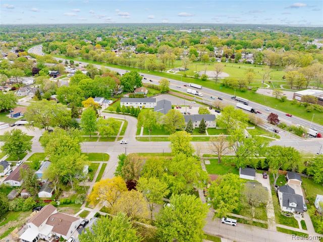 20505 Ridgemont Road, Harper Woods, MI 48225