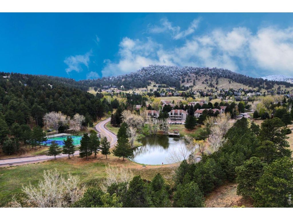 23551 Genesee Village Rd 15-H, Golden, CO 80401