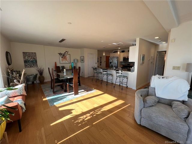 12 Naugatuck Avenue APT A4, Milford, CT 06460