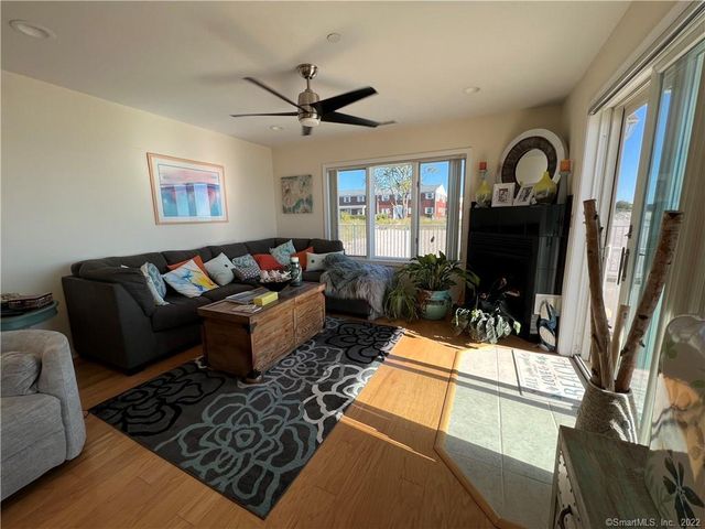 12 Naugatuck Avenue APT A4, Milford, CT 06460