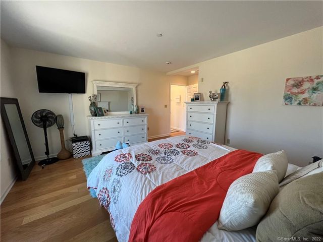 12 Naugatuck Avenue APT A4, Milford, CT 06460