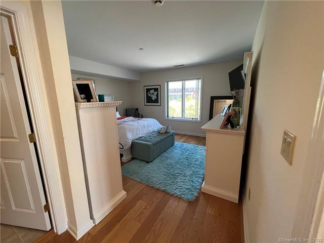 12 Naugatuck Avenue APT A4, Milford, CT 06460