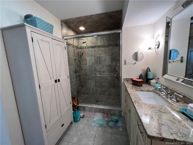 12 Naugatuck Avenue APT A4, Milford, CT 06460