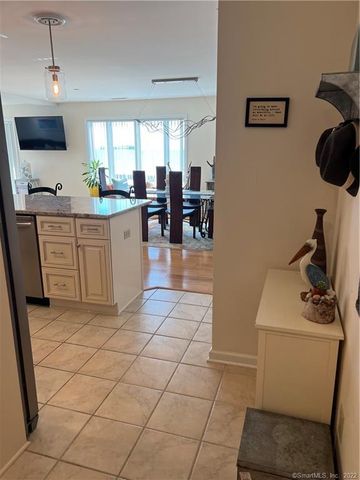 12 Naugatuck Avenue APT A4, Milford, CT 06460