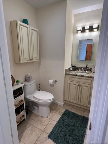 12 Naugatuck Avenue APT A4, Milford, CT 06460