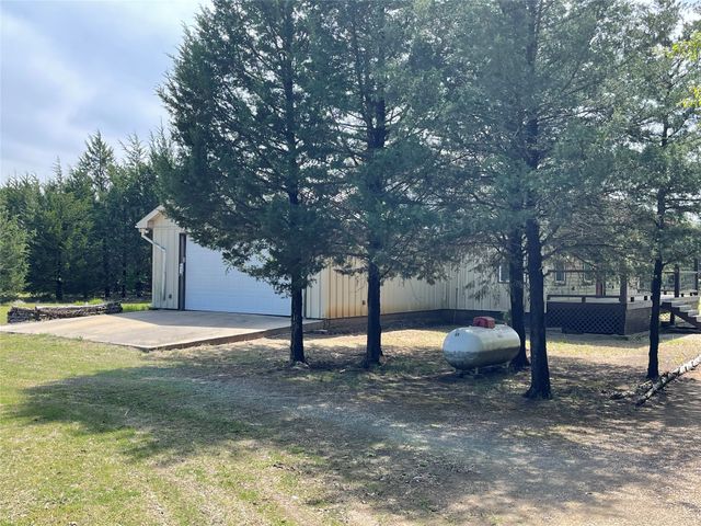 2110 County Road 1220, Savoy, TX 75479