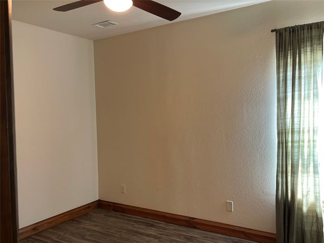 2110 County Road 1220, Savoy, TX 75479