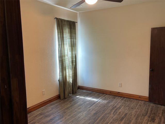 2110 County Road 1220, Savoy, TX 75479