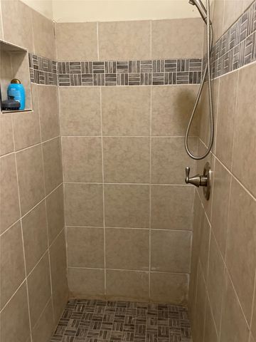 2110 County Road 1220, Savoy, TX 75479