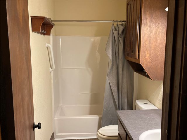 2110 County Road 1220, Savoy, TX 75479