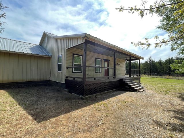 2110 County Road 1220, Savoy, TX 75479