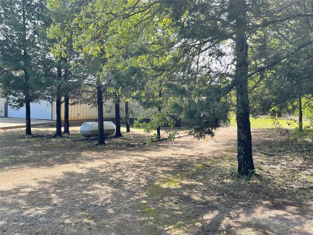 2110 County Road 1220, Savoy, TX 75479