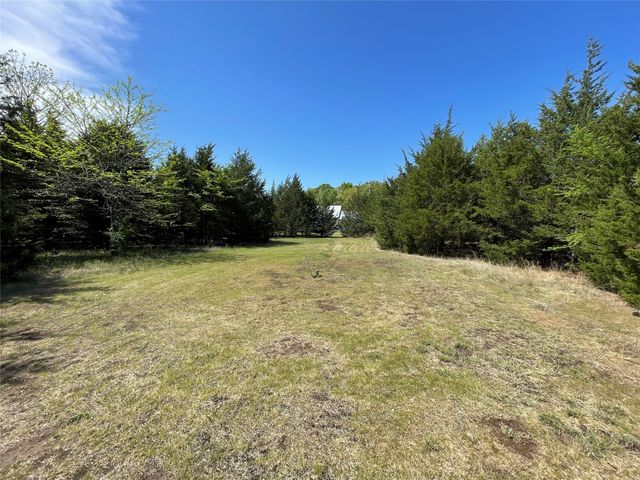 2110 County Road 1220, Savoy, TX 75479