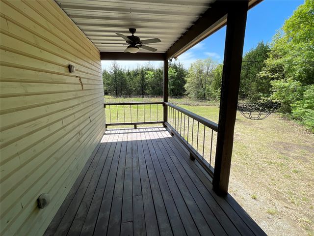 2110 County Road 1220, Savoy, TX 75479