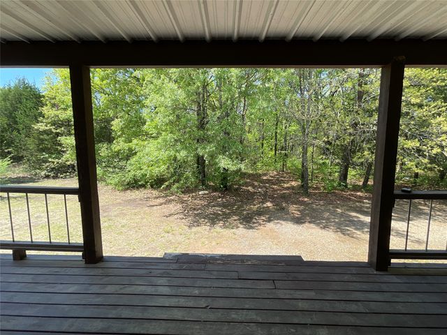 2110 County Road 1220, Savoy, TX 75479