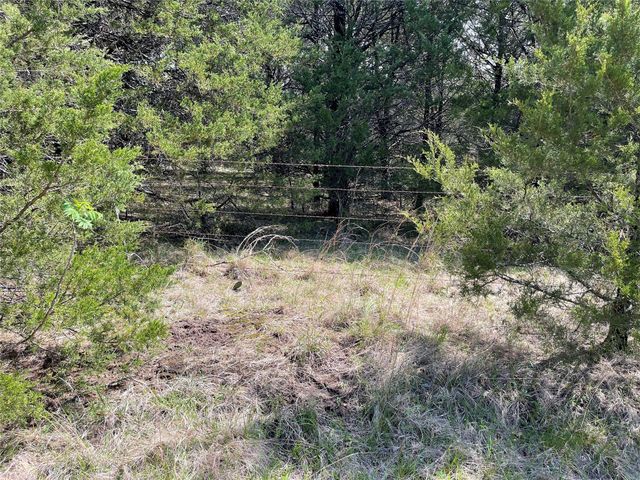2110 County Road 1220, Savoy, TX 75479