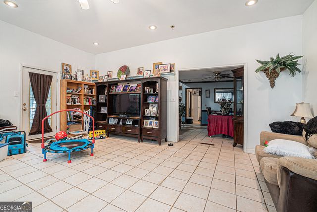 126 Lakeover Drive, Athens, GA 30607