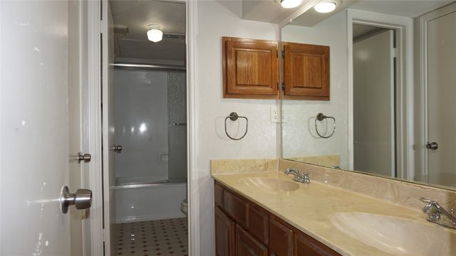 2728 Copper Creek Drive 107, Arlington, TX 76006