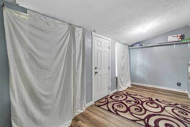 132 W King Street, Burleson, TX 76028