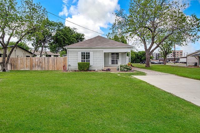 132 W King Street, Burleson, TX 76028