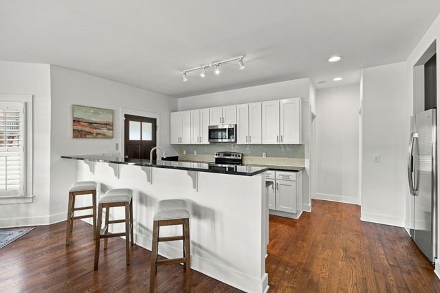 359 Sylvan Park Ln, Nashville, TN 37209