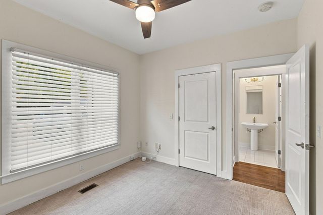 359 Sylvan Park Ln, Nashville, TN 37209
