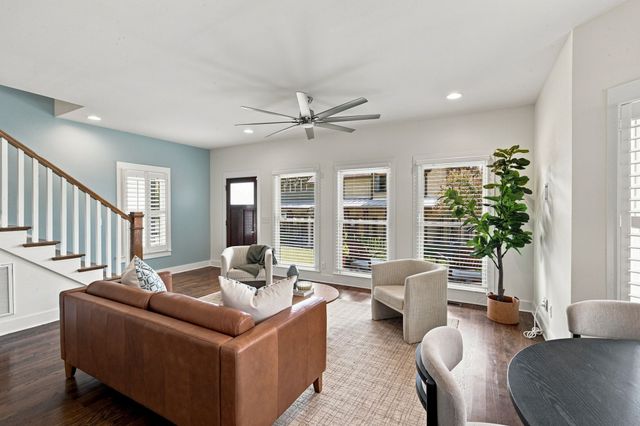 359 Sylvan Park Ln, Nashville, TN 37209