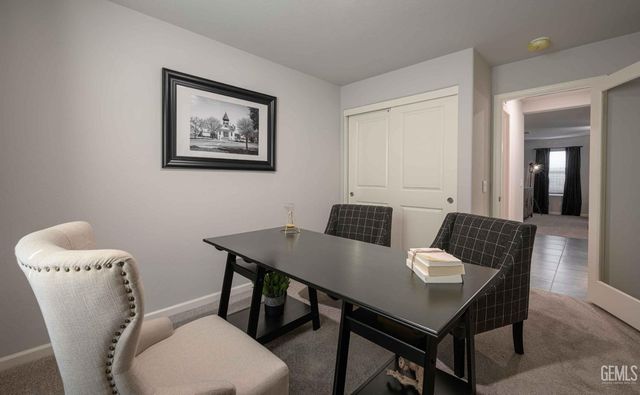 8543 Scintilla Avenue 2041W, Bakersfield, CA 93311