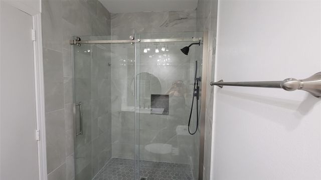 2209 S Braeswood Boulevard 33F, Houston, TX 77030