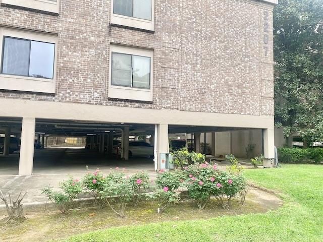 2209 S Braeswood Boulevard 33F, Houston, TX 77030