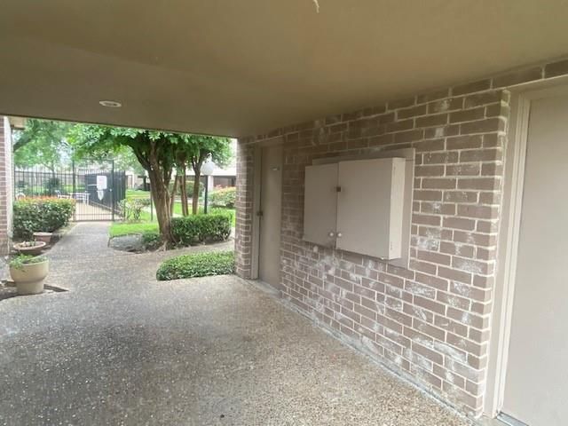 2209 S Braeswood Boulevard 33F, Houston, TX 77030