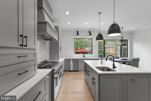 414 N MONROE ST, Arlington, VA 22201